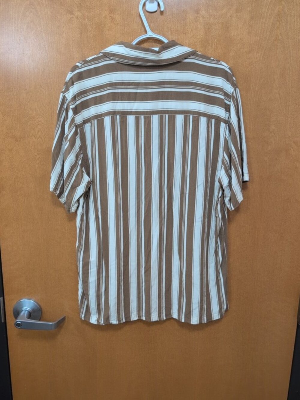 RSQ Shirt Mens M Brown White Shirt Sleeve Button Up Striped Collared Rayon - Picture 5 of 7
